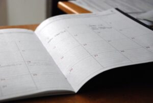 Calendrier illustrant la durée légale de la formation CSE en santé, sécurité et conditions de travail.